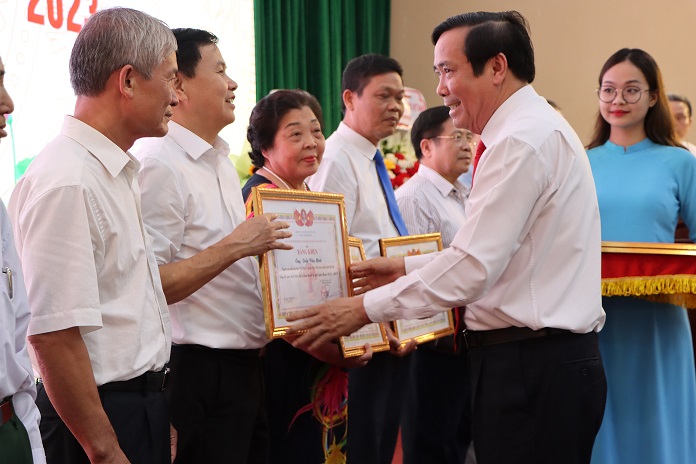Chủ tịch Hội NCT Việt Nam Nguyễn Thanh Bình dự Hội nghị biểu dương NCT tiêu biểu làm kinh tế giỏi TP Hà Nội